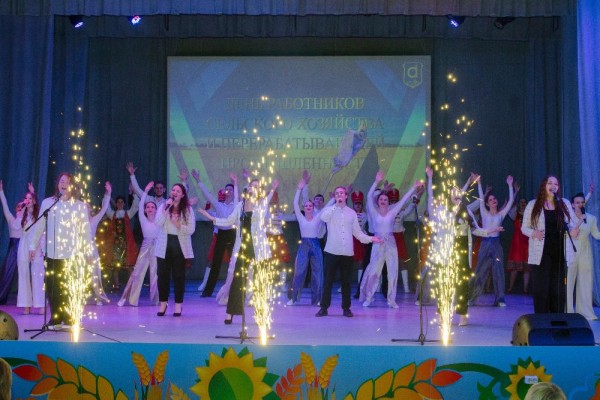 В Омском ГАУ отметили лучших преподавателей и сотрудников
В Омском ГАУ отметили лучших преподавателей и сотрудников