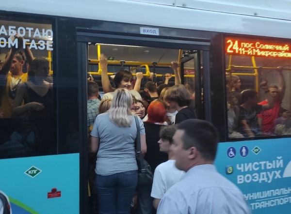 Транспортный коллапс: к чему может привести запрет парковок в центре Омска?
Транспортный коллапс: к чему может привести запрет парковок в центре Омска?