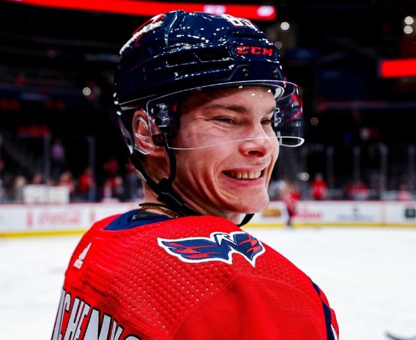 
									Омский хоккеист Мирошниченко близок к дебюту в НХЛ 