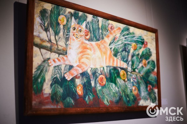 Оливье, футбол и винил. В Омске открылась выставка авторской ёлки "ПодЕЛЬники-5"