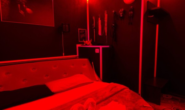 
									«Сделал дело – гуляй смело»: насколько популярны в Омске «отели для свиданий» 