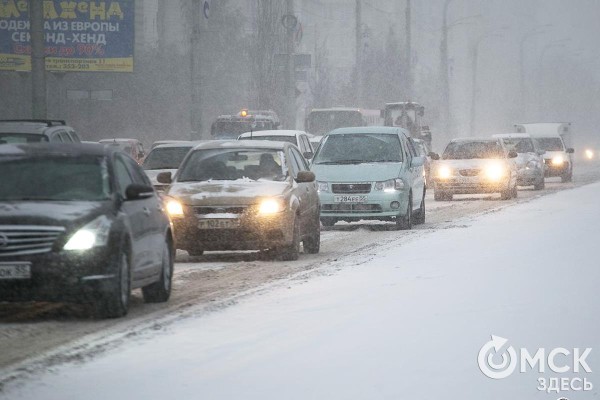 "Убираем ногу с тормоза, добавляем газ". Интервью с инструктором по контраварийной подготовке водителей