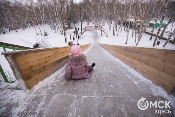 Гирлянды, пиротехника и толпа людей. Как безопасно провести новогодние каникулы Гирлянды, пиротехника и толпа людей. Как безопасно провести новогодние каникулы