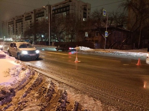 Ранним утром в Омске насмерть сбили женщину на «зебре»
Ранним утром в Омске насмерть сбили женщину на «зебре»