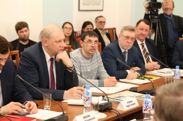 Омск захватили «ярмарки-призраки»: с ними никто не может разобраться  
									Омск захватили «ярмарки-призраки»: с ними никто не может разобраться