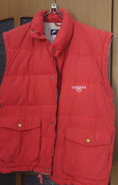 Винтажный жакет, платье от бабушки, куртка из 90-х. Омичи о своём устойчивом гардеробе