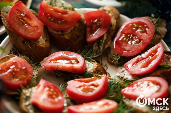 "Кот будет направлять, а собака возьмёт вину на себя". Какие опасности для питомцев таит новогоднее застолье "Кот будет направлять, а собака возьмёт вину на себя". Какие опасности для питомцев таит новогоднее застолье