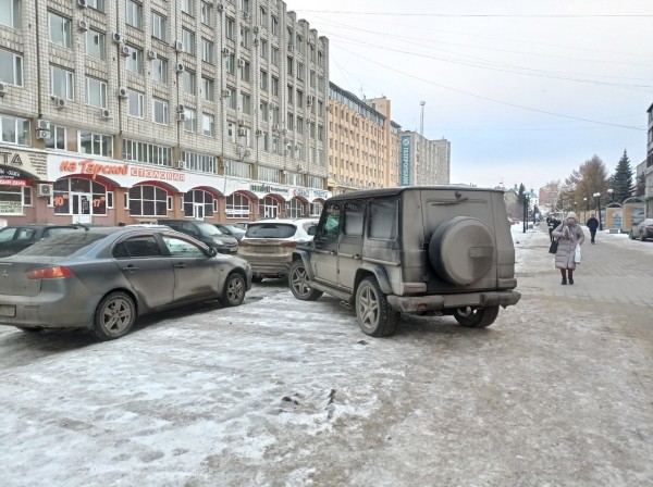 Транспортный коллапс: к чему может привести запрет парковок в центре Омска?
Транспортный коллапс: к чему может привести запрет парковок в центре Омска?