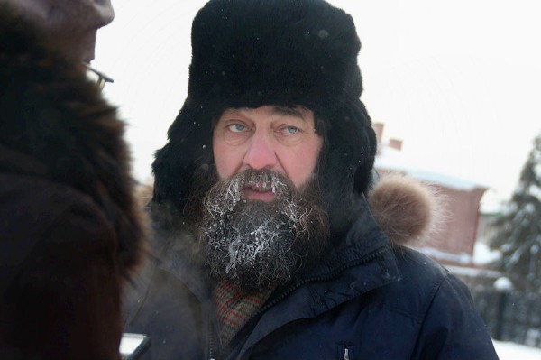 
									По 2 дня в грязи: как омичи ездили в Новосибирск по дороге, о которой рассказали Путину? 