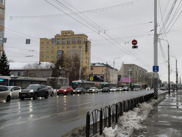 
									В Омске на Красном Пути встали троллейбусы 