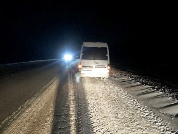 
									Омские водители массово замерзают на дорогах  
