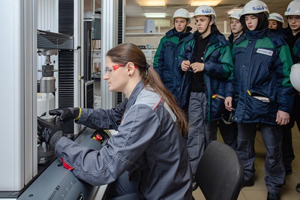 Воспитанники академии «Авангард» побывали на «Полиоме»
Воспитанники академии «Авангард» побывали на «Полиоме»