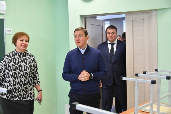 
									Турчак побывал в омских школах 