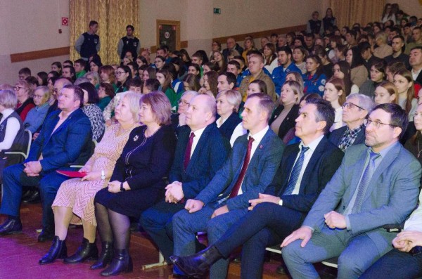 В Омском ГАУ отметили лучших преподавателей и сотрудников
В Омском ГАУ отметили лучших преподавателей и сотрудников