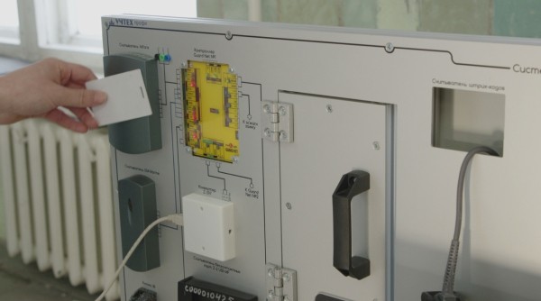 Водородный автомобиль, беспроводная зарядка и эхоскоп. Чем удивили омские студенты на научной конференции