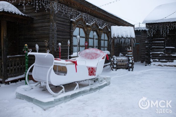 Сколько ваты ушло на резиденцию и как выгуливать оленя? Дед Мороз делится секретами