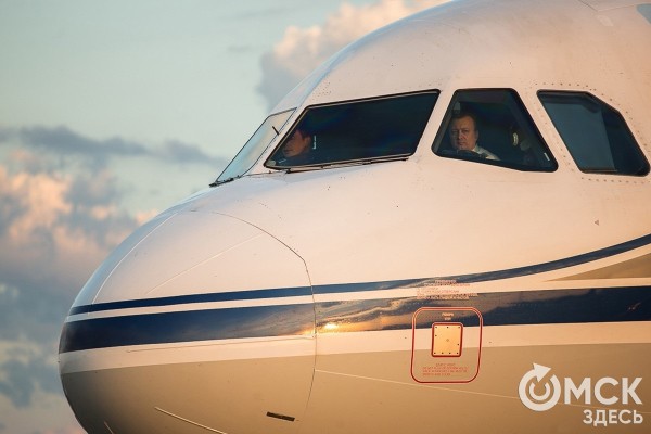 "Девушка, вы не могли сказать, что сейчас будет яма?!". Реальные истории из жизни стюардессы