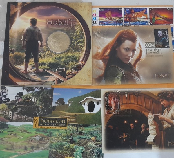 Шерлок Холмс, "Властелин колец" и остров в Ла-Манше: как собрать тысячу открыток со всего мира Шерлок Холмс, "Властелин колец" и остров в Ла-Манше: как собрать тысячу открыток со всего мира