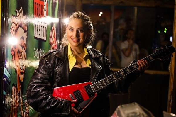 "Твоя группа" ждёт тебя. Омичи зажгли танцпол в популярном омском баре