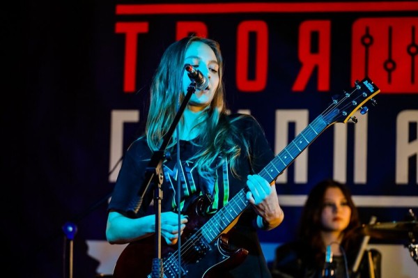 "Твоя группа" ждёт тебя. Омичи зажгли танцпол в популярном омском баре