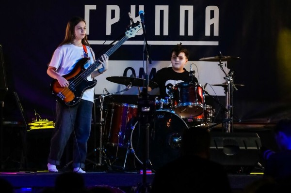 "Твоя группа" ждёт тебя. Омичи зажгли танцпол в популярном омском баре