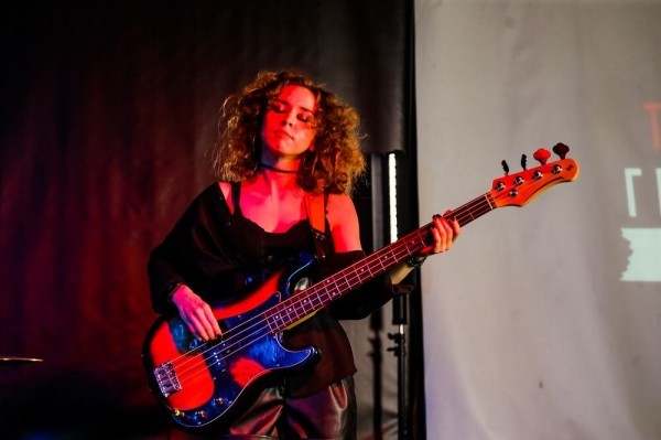 "Твоя группа" ждёт тебя. Омичи зажгли танцпол в популярном омском баре