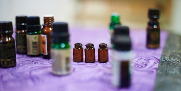 Капелька волшебства. Узнали, какой аромат у благополучия, хорошего настроения и наступившего года