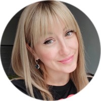 "Твоя группа" ждёт тебя. Омичи зажгли танцпол в популярном омском баре