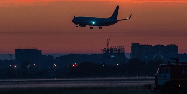 "Девушка, вы не могли сказать, что сейчас будет яма?!". Реальные истории из жизни стюардессы