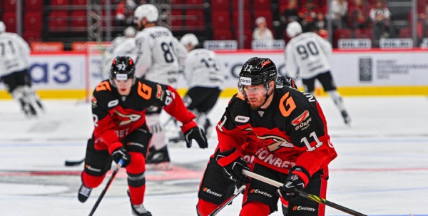 "Авангард" проиграл "Трактору", ведя по ходу матча с разницей в три шайбы