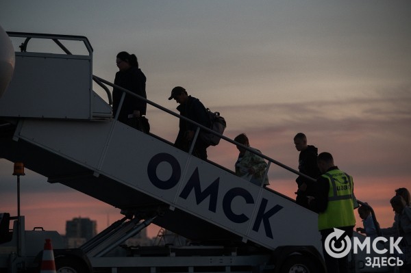 "Девушка, вы не могли сказать, что сейчас будет яма?!". Реальные истории из жизни стюардессы