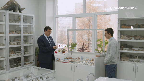 "Я позорно бежал с этого отвала!" Как преподаватель жертвует собой ради студентов