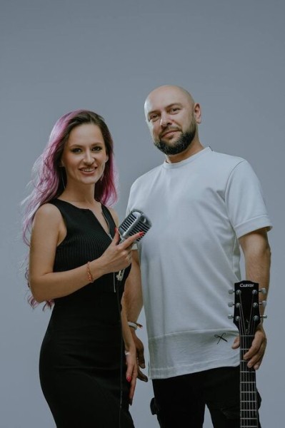 "Твоя группа" ждёт тебя. Омичи зажгли танцпол в популярном омском баре