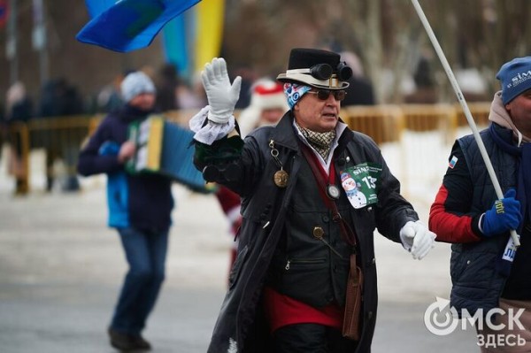 В Омске выбрали самый оригинальный костюм Рождественского полумарафона