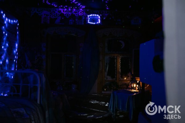 Сколько ваты ушло на резиденцию и как выгуливать оленя? Дед Мороз делится секретами