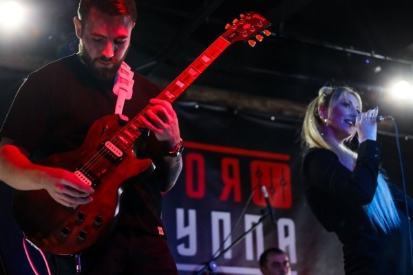 "Твоя группа" ждёт тебя. Омичи зажгли танцпол в популярном омском баре