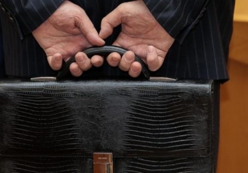 Главу Черлакского городского поселения сняли с должности за коррупцию Главу Черлакского городского поселения сняли с должности за коррупцию