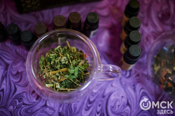 Капелька волшебства. Узнали, какой аромат у благополучия, хорошего настроения и наступившего года