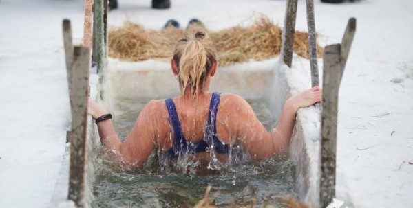 Как окунались в купель: омичи покорили стихию в -20 градусов