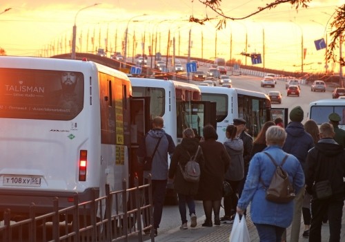 Омские перевозчики предупреждают Хоценко о «катастрофе»