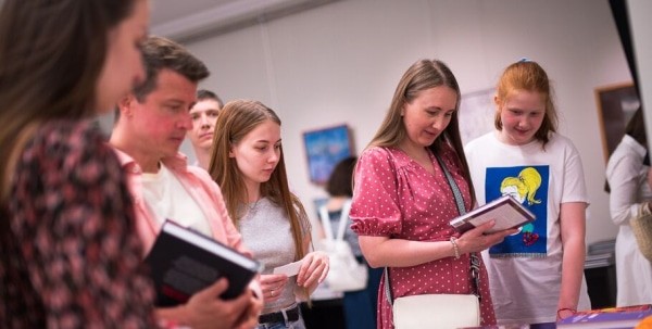 А не пойти ли вам в... библиотеку? Омичи стали чаще читать 