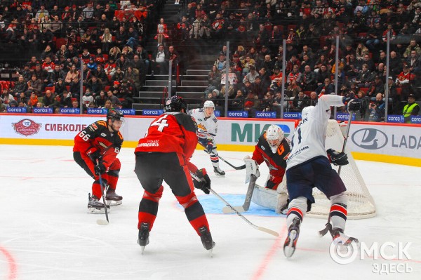 Победа над "Металлургом" вывела "Авангард" в лидеры Восточной конференции