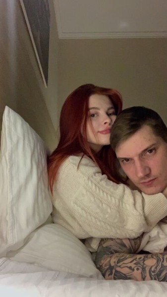 Любовный треугольник: он, она и работа. Рассказываем, как люди живут и трудятся вместе