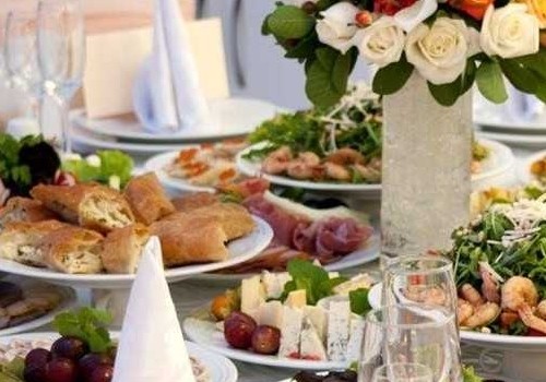 Банкеты омских чиновников перенесли через речку