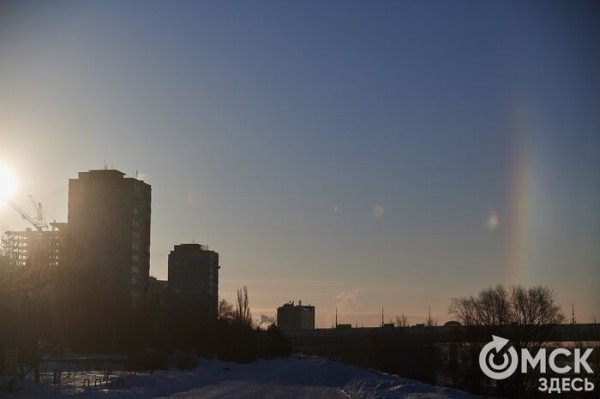 Сближение Луны и Юпитера над Омском сменилось огромным гало Сближение Луны и Юпитера над Омском сменилось огромным гало