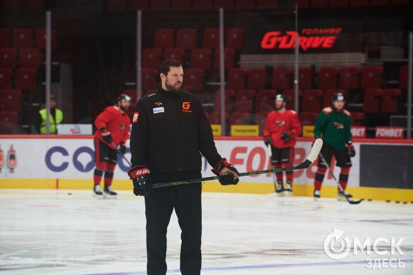 Идём на серьёзную "Ладу". Как "Авангард" готовится к плей-офф Идём на серьёзную "Ладу". Как "Авангард" готовится к плей-офф