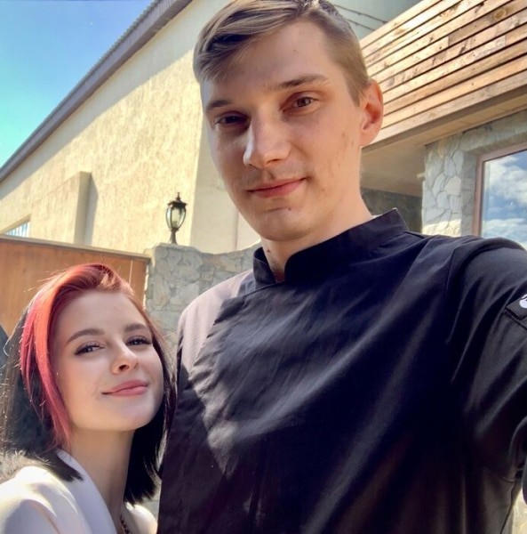 Любовный треугольник: он, она и работа. Рассказываем, как люди живут и трудятся вместе