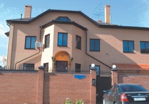 Экс-супруге Турманидзе предложили выкупить половину «спорного» коттеджа