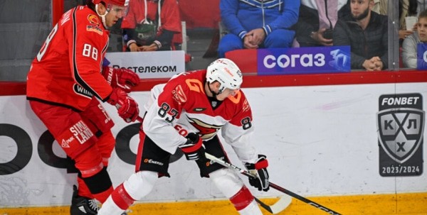 Омский "Авангард" потерпел третье выездное поражение подряд 