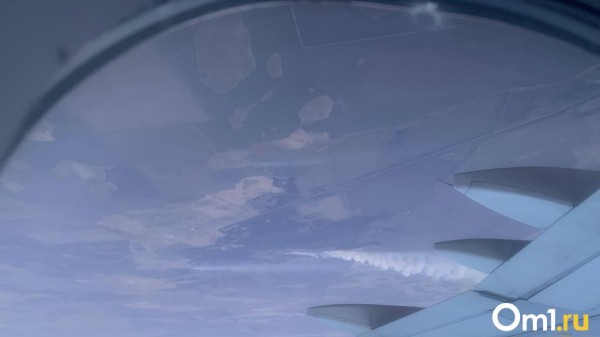 В небе над Омском едва не столкнулись два самолёта